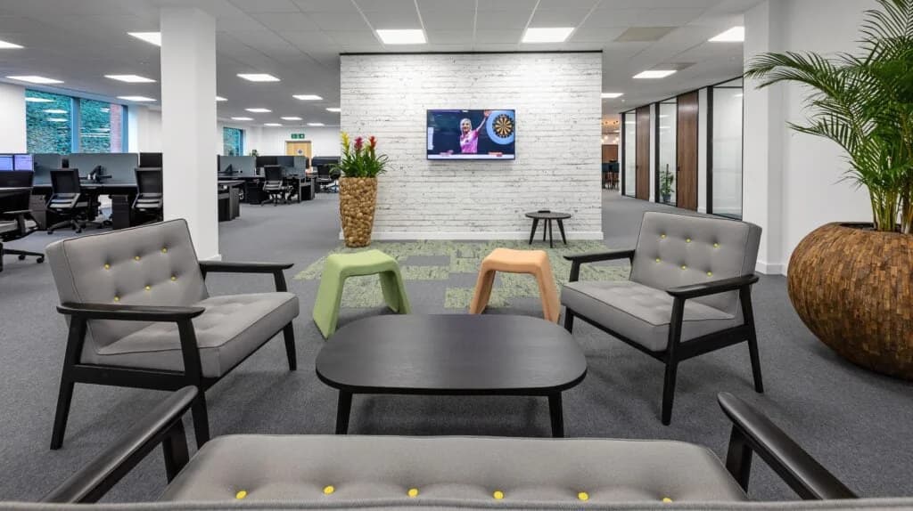 Phase 4: IT Infrastructure & Workspace Fit-Out (2–4 Months Out)