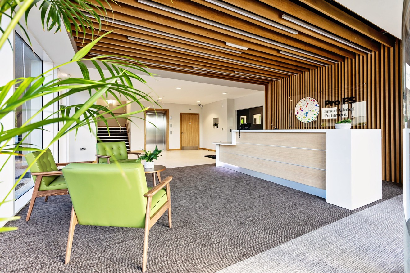 wooden and green reception for Pro FS